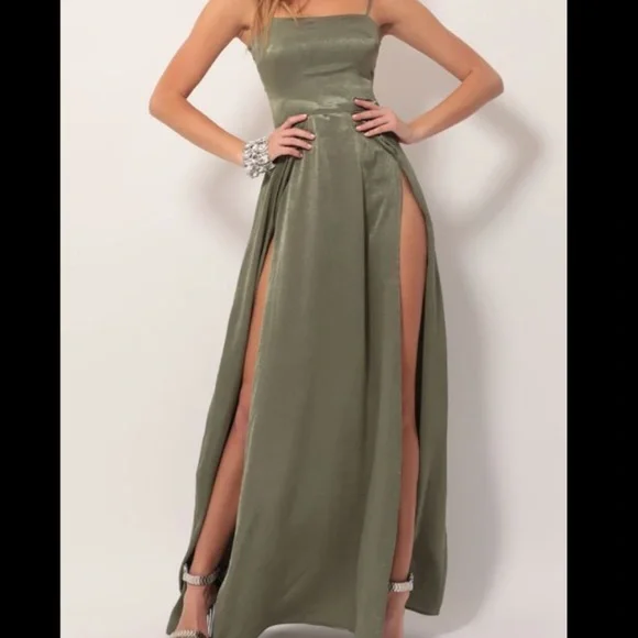 green emerald velvet dress Layla Williams Green Keyhole Halter Neck A-Line Dress Sky High Moive